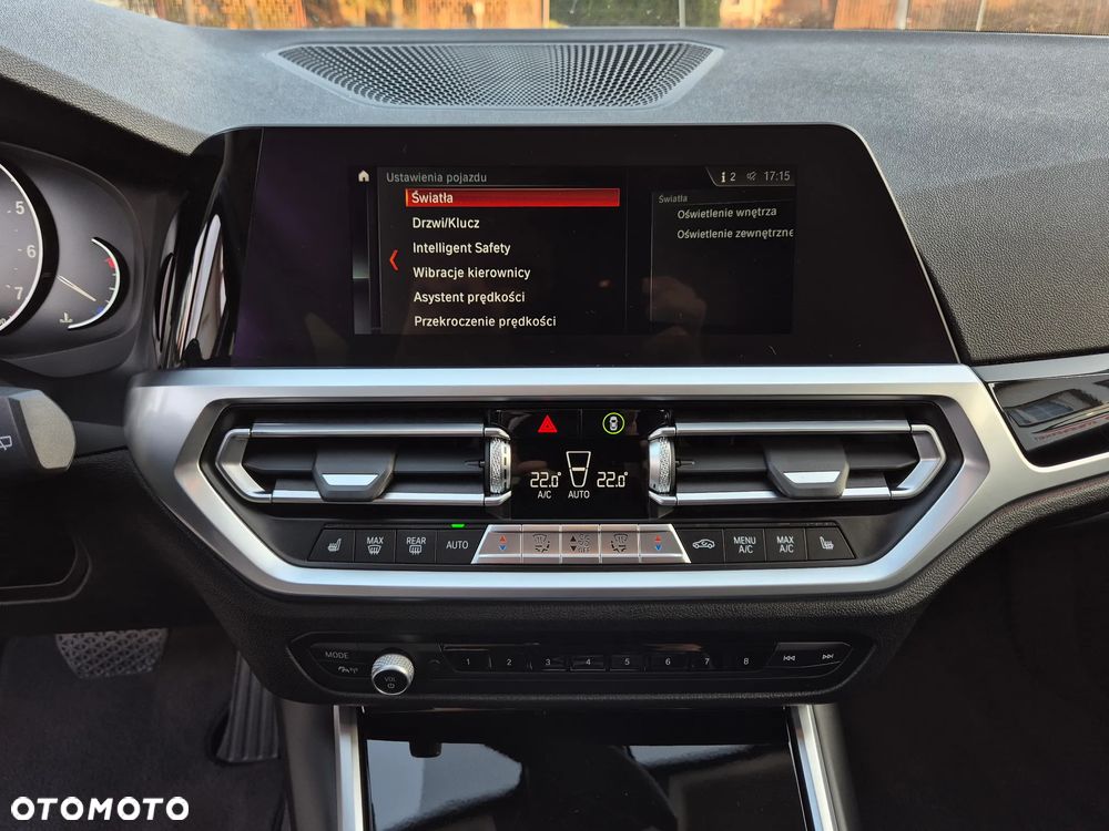 BMW Seria 3 330i Sport Line - 33