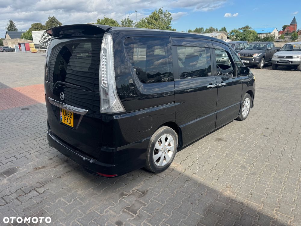 Nissan Serena - 6