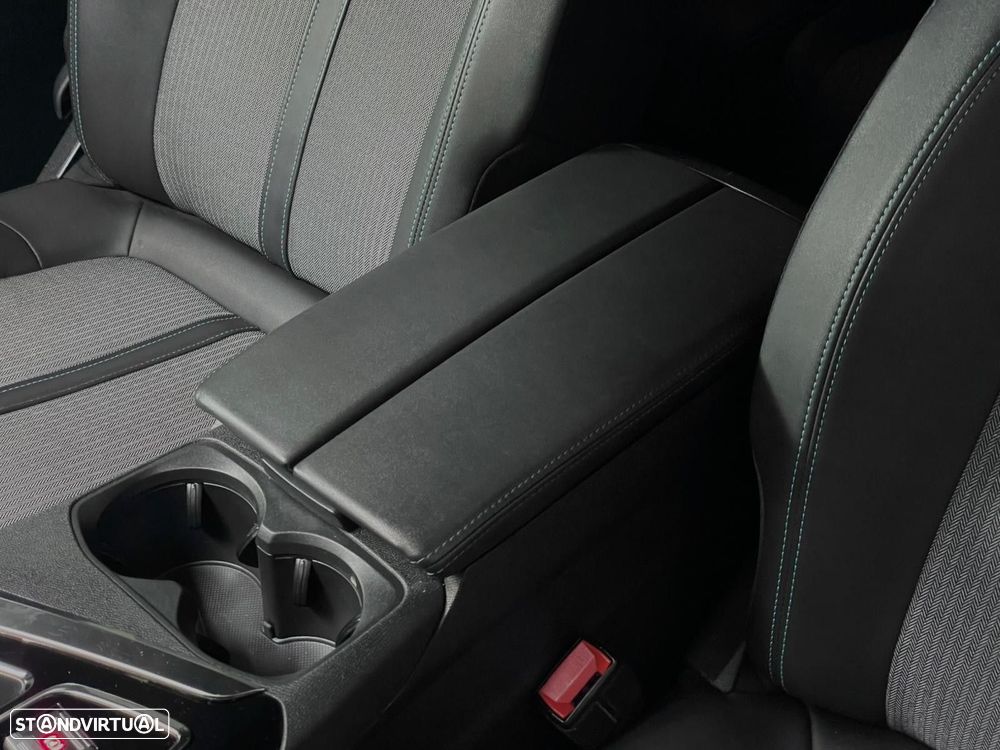 Peugeot 5008 1.2 PureTech Allure EAT8 - 12