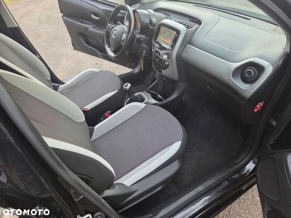 Toyota Aygo x-play touch - 40