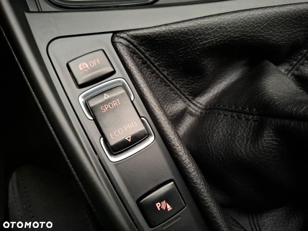 BMW Seria 1 116i Sport Line - 28