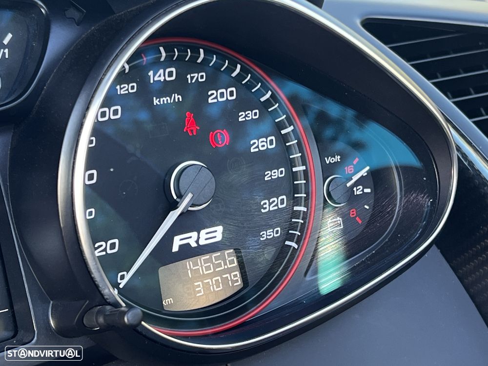 Audi R8 Spyder - 25