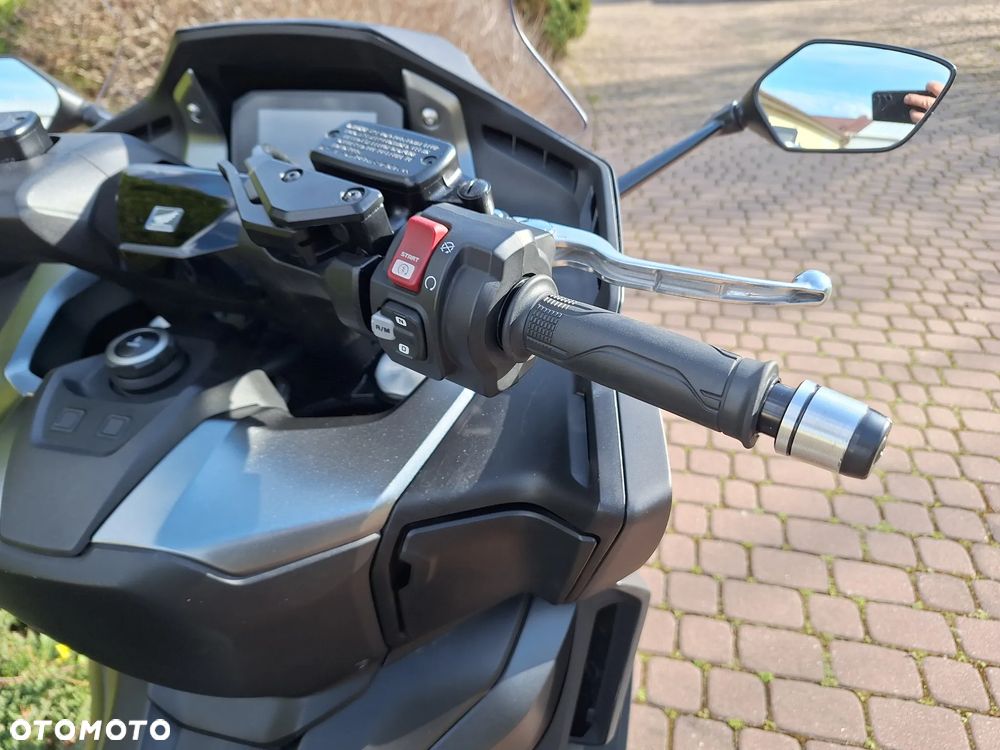 Honda NSS - 18