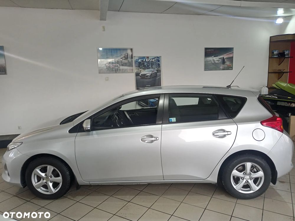 Toyota Auris 1.33 VVT-i Active - 3