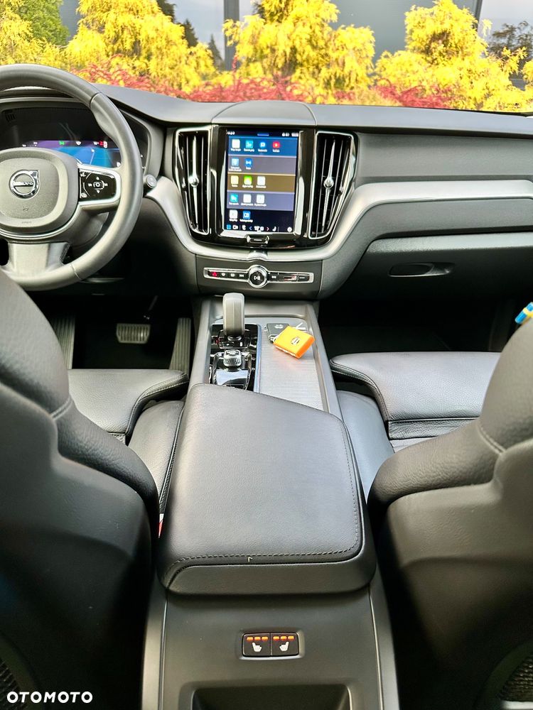 Volvo XC 60 B4 D Plus Bright - 32