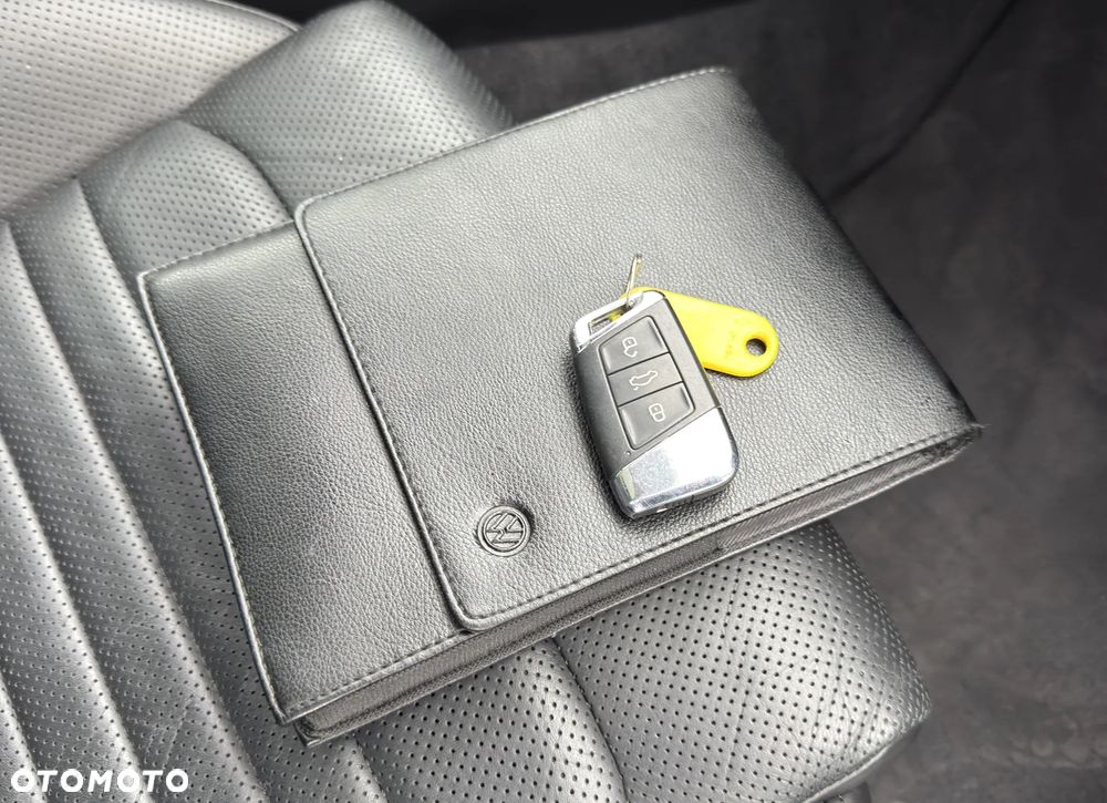 Volkswagen Passat - 37