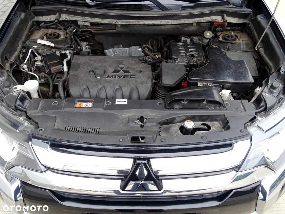 Mitsubishi Outlander 2.4 4WD CVT Instyle - 21