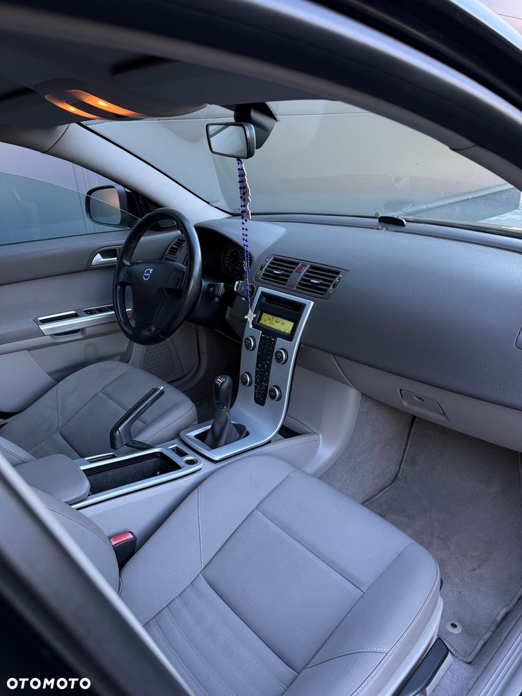 Volvo S40 2.0D Momentum - 19