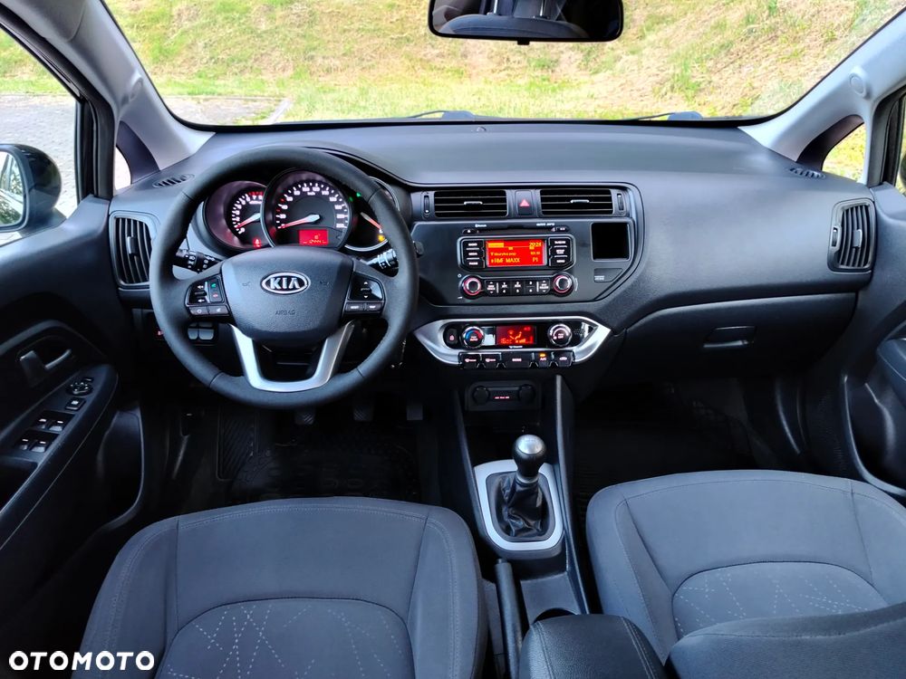 Kia Rio 1.2 Dream Team Edition - 12