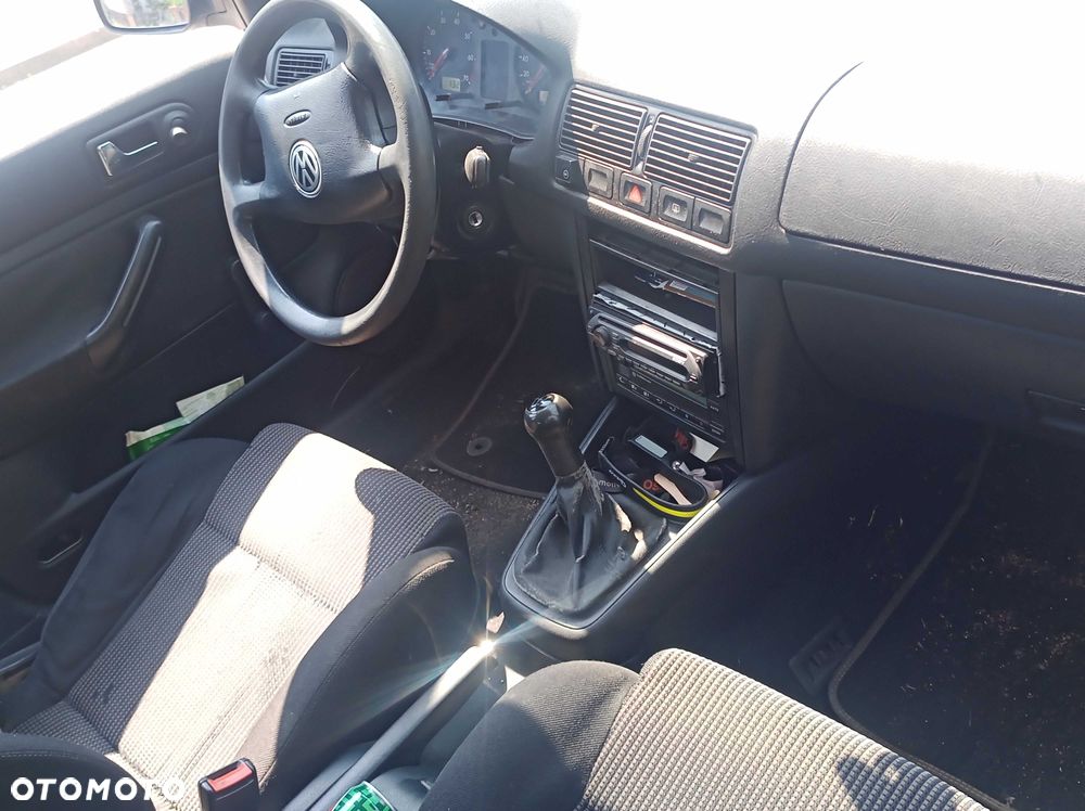 Volkswagen Golf - 3