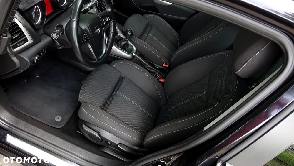 Opel Astra 1.6 Turbo - 4