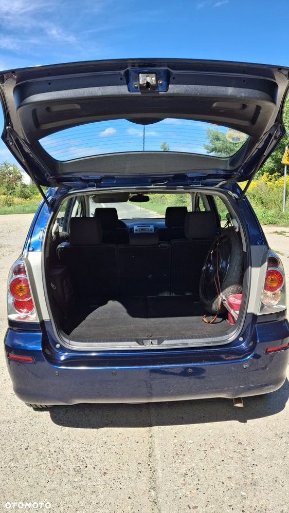 Toyota Corolla Verso - 8