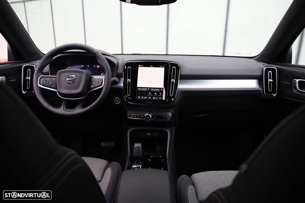 Volvo XC 40 2.0 B3 Black Edition - 13