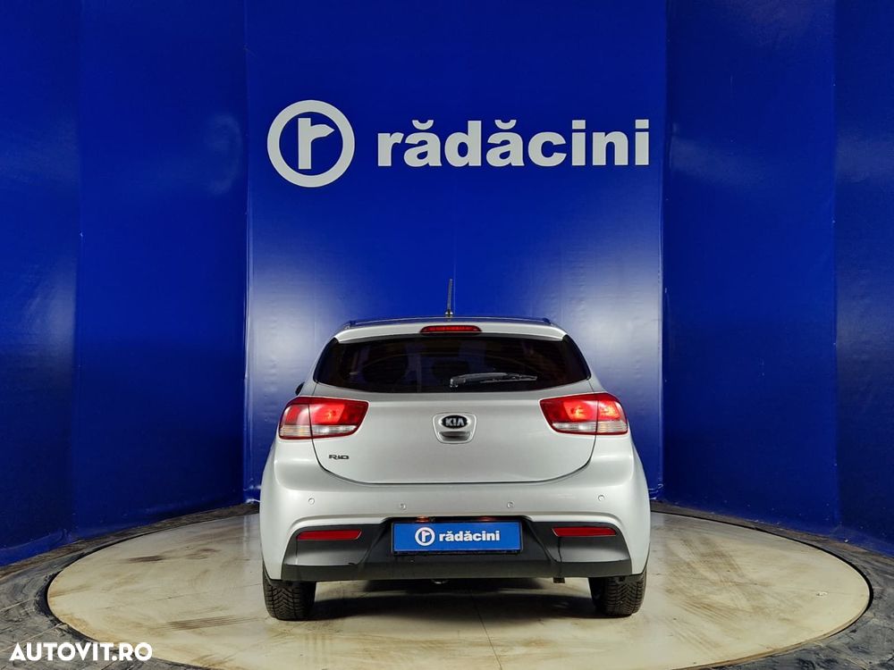 Kia Rio - 8