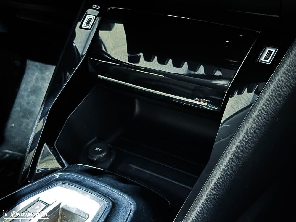 Peugeot 208 1.2 Hybrid Allure e-DCS6 - 36