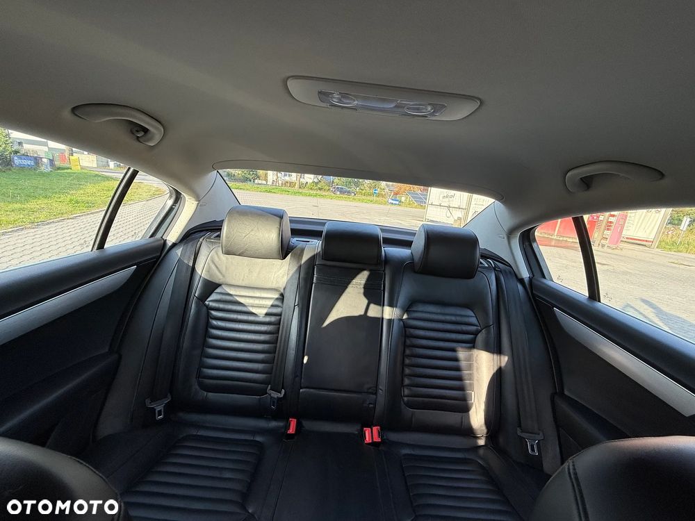 Volkswagen Passat 2.0 TDI 4Mot Highline DSG - 8