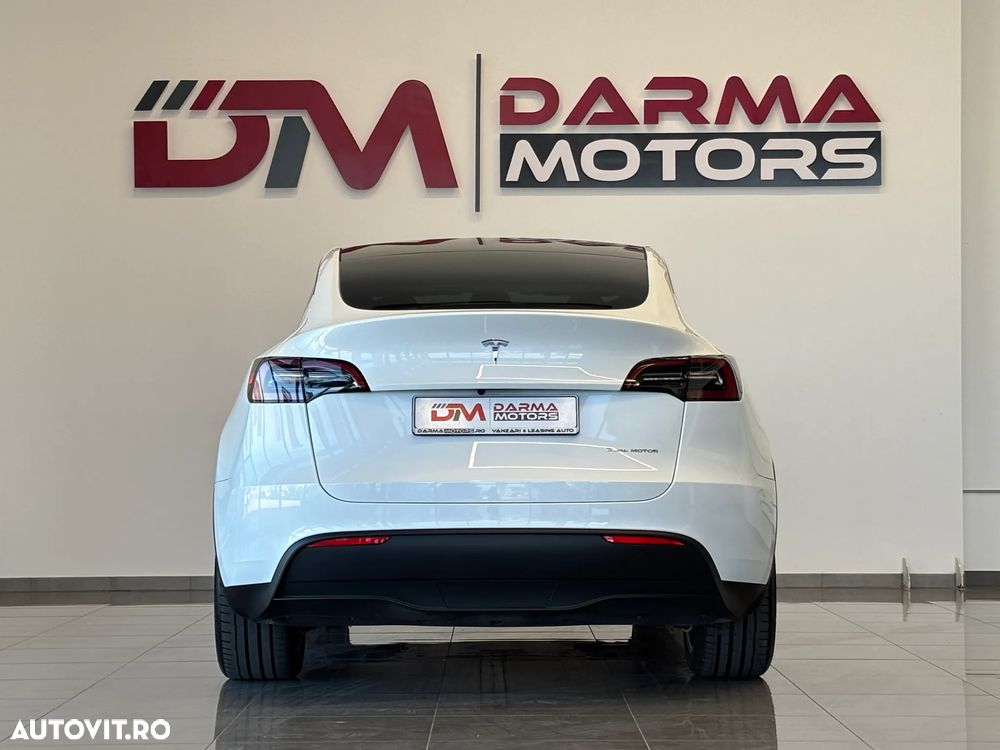 Tesla Model Y - 19
