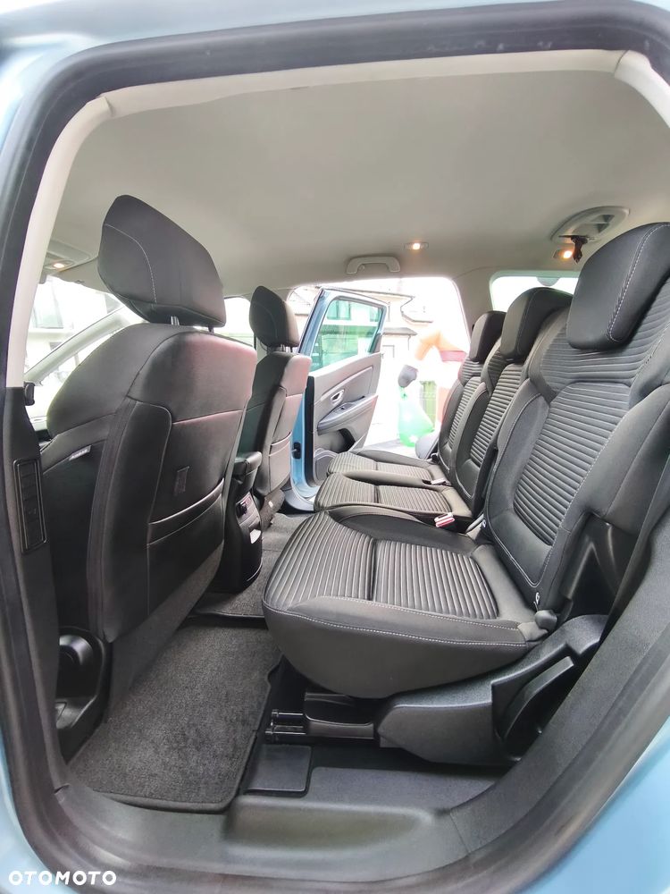 Renault Grand Scenic - 13