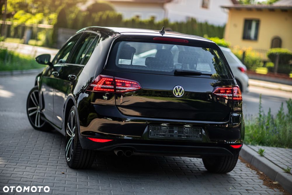 Volkswagen Golf 2.0 TDI BlueMotion Technology Edition - 13