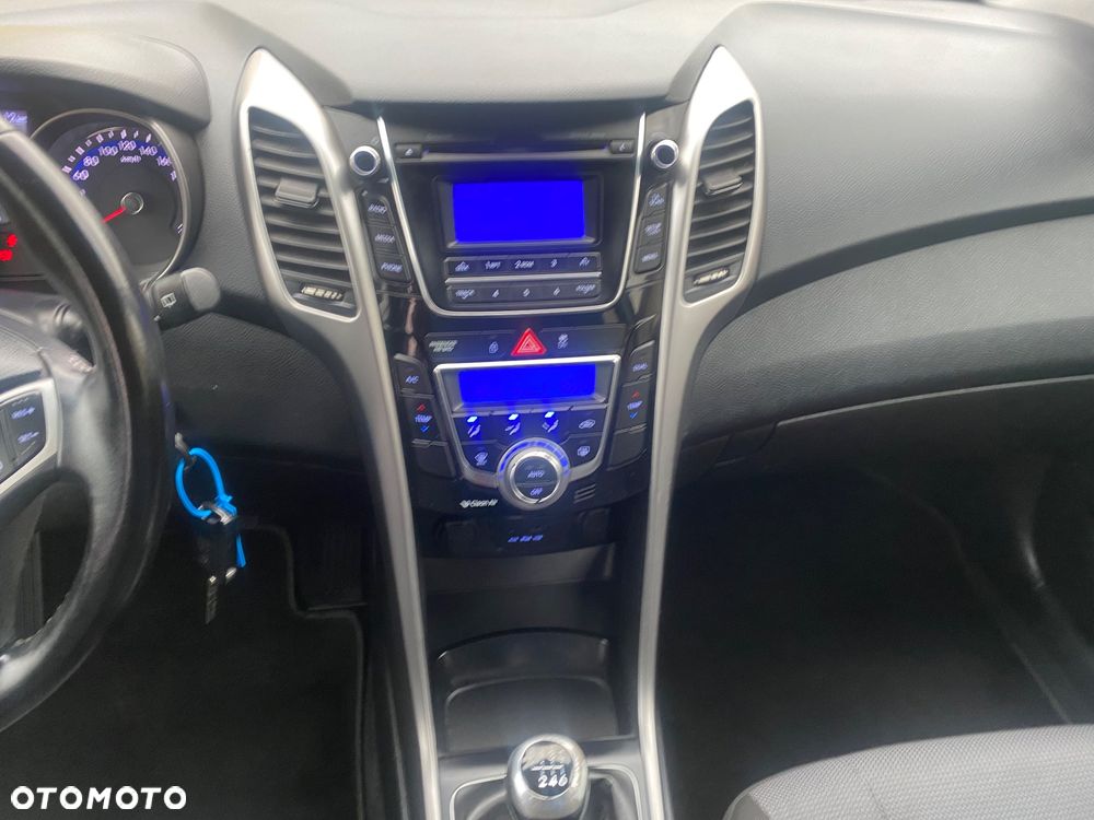 Hyundai i30 1.6 CRDi BlueDrive Premium - 23