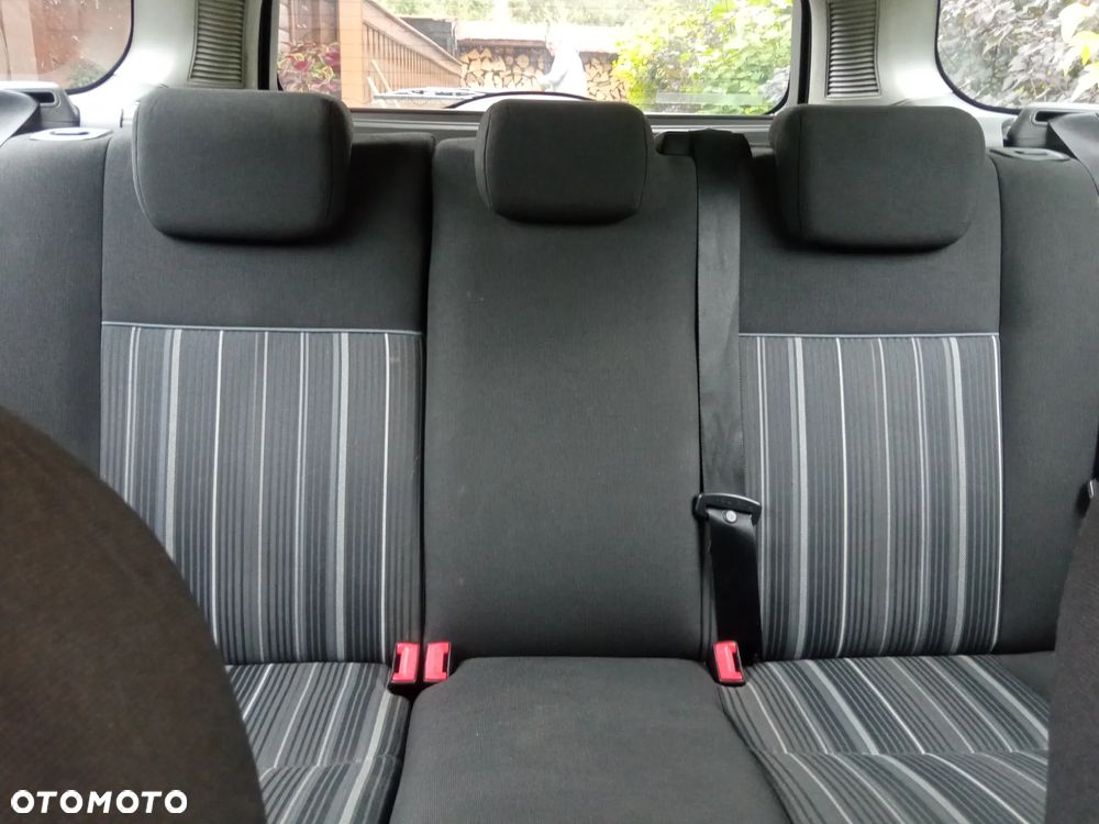 Ford Focus 1.6 TDCi Ambiente - 9