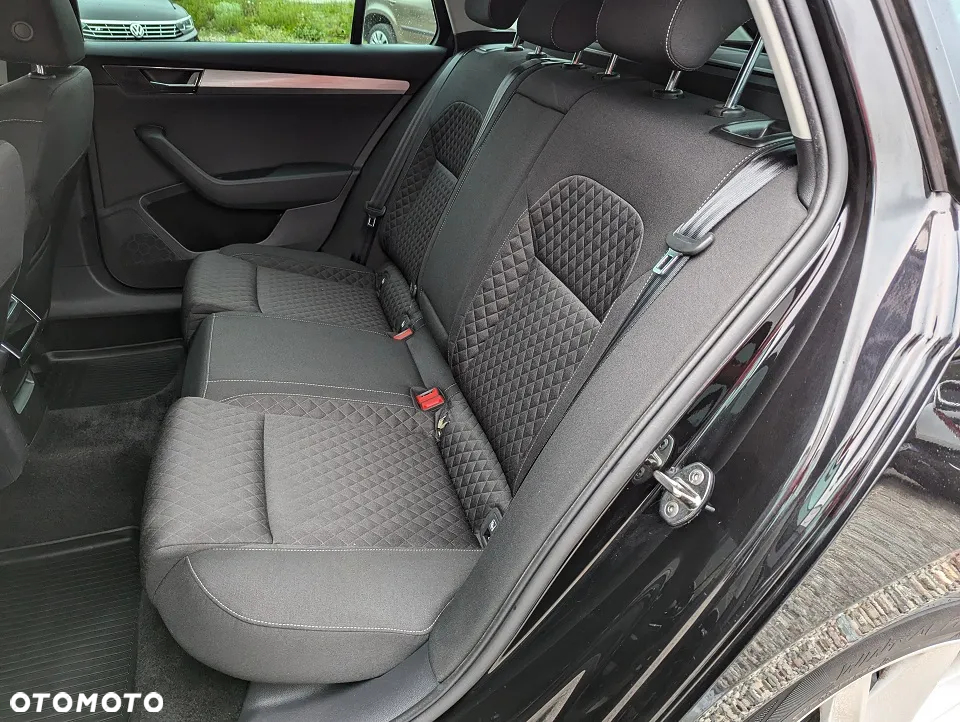 Skoda Superb 2.0 TDI SCR Style DSG - 24