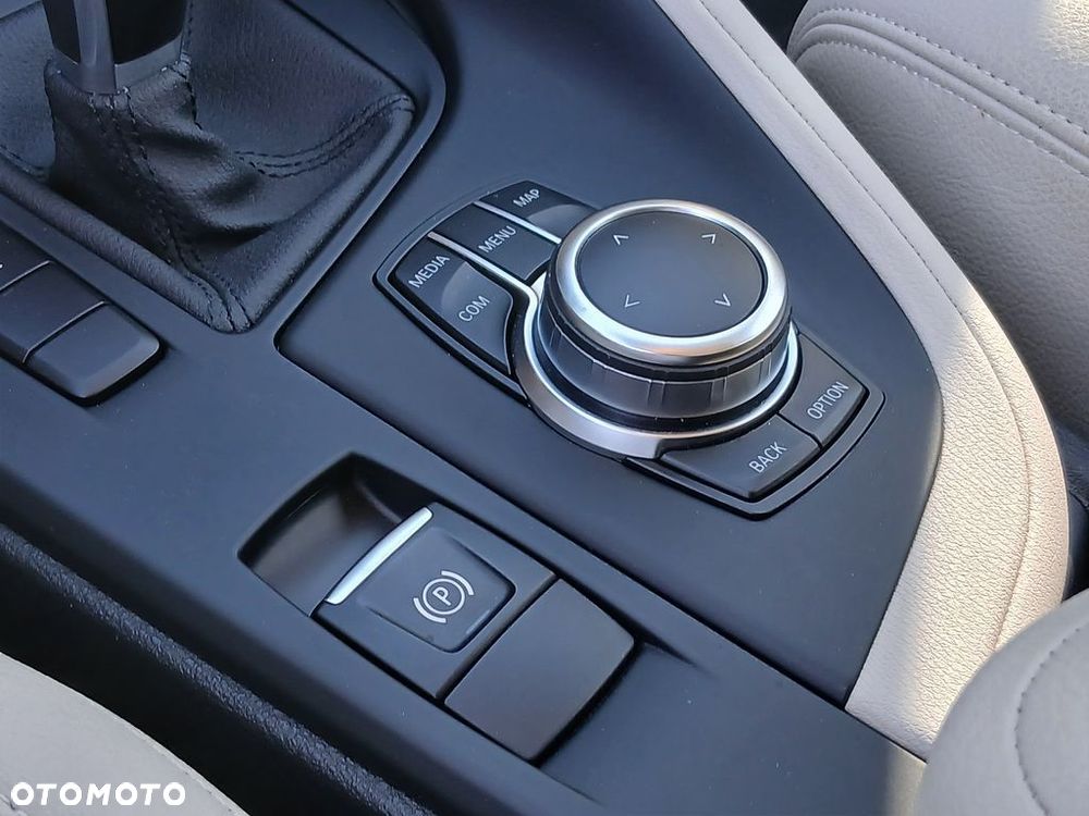 BMW X1 sDrive18i Advantage - 19