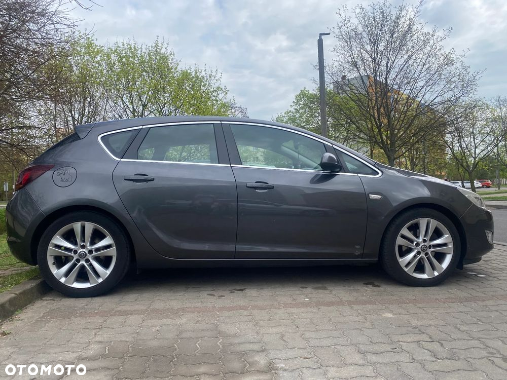 Opel Astra IV 1.7 CDTI Cosmo - 4