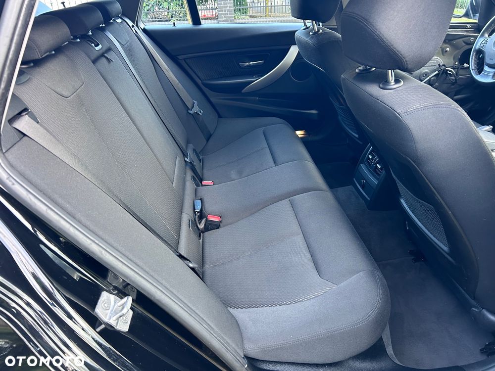 BMW Seria 3 318d Advantage - 18