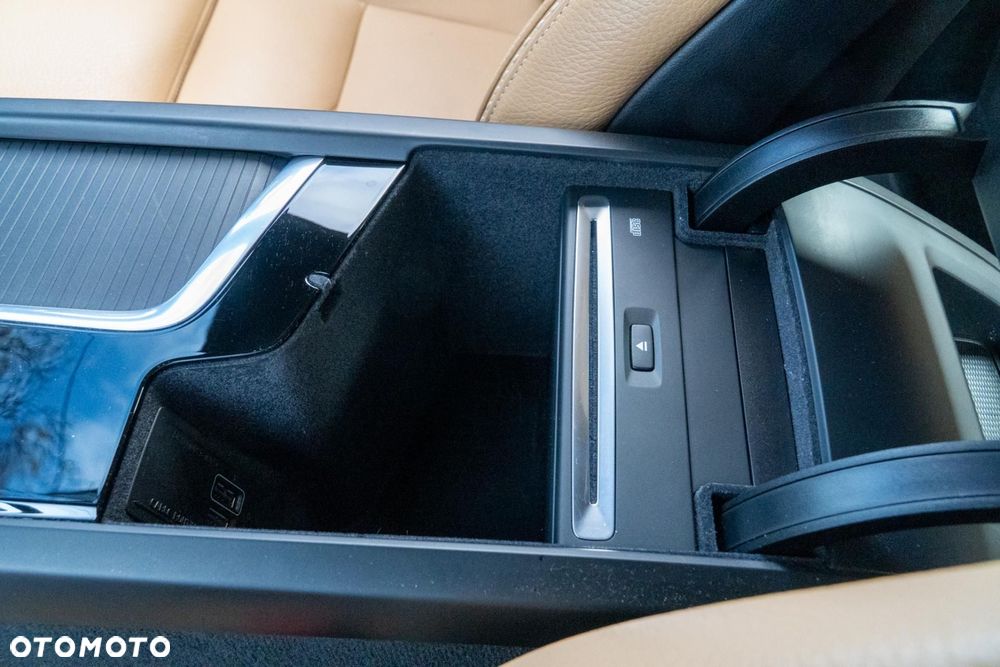 Volvo V90 Cross Country - 22