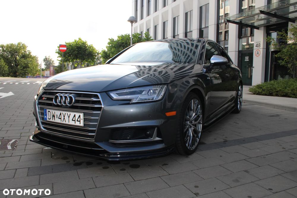 Audi S4 Limousine - 1