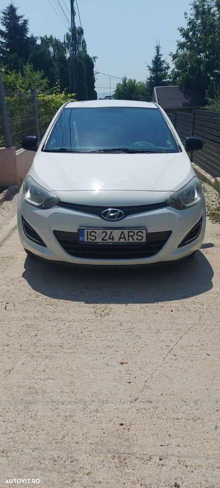 HYUNDAI i20 2012