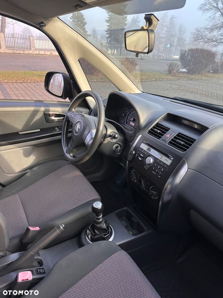 Suzuki SX4 - 4