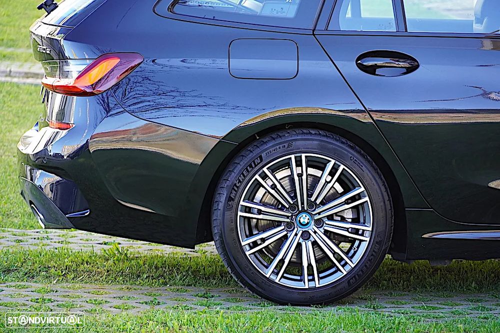 BMW 320 e Pack Desportivo M Auto - 12