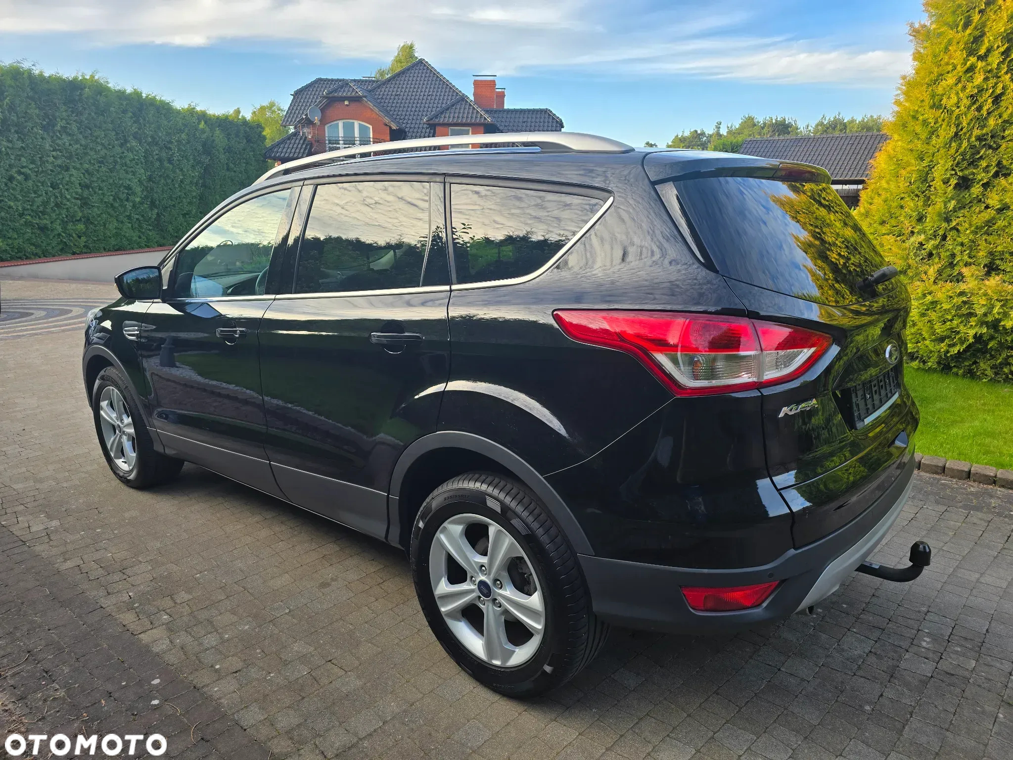 Ford Kuga 1.6 EcoBoost 2x4 Titanium - 3