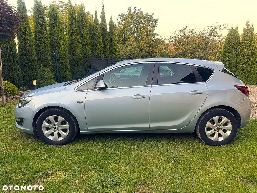 Opel Astra 2014 photo 2