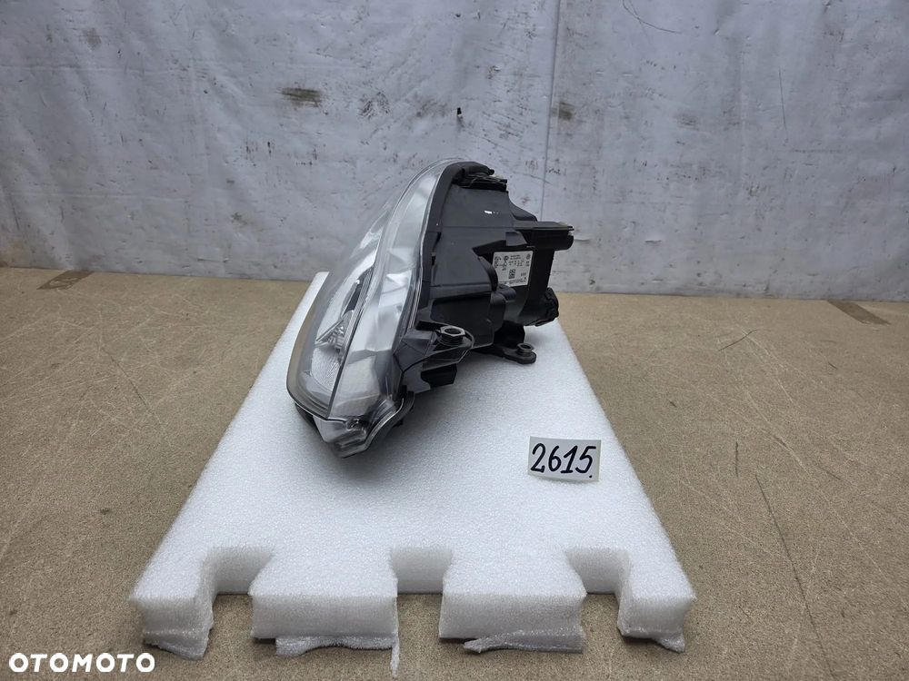Volkswagen UP  lift 16-23r  1S1941016AA lampa prawy przód przednia - 3