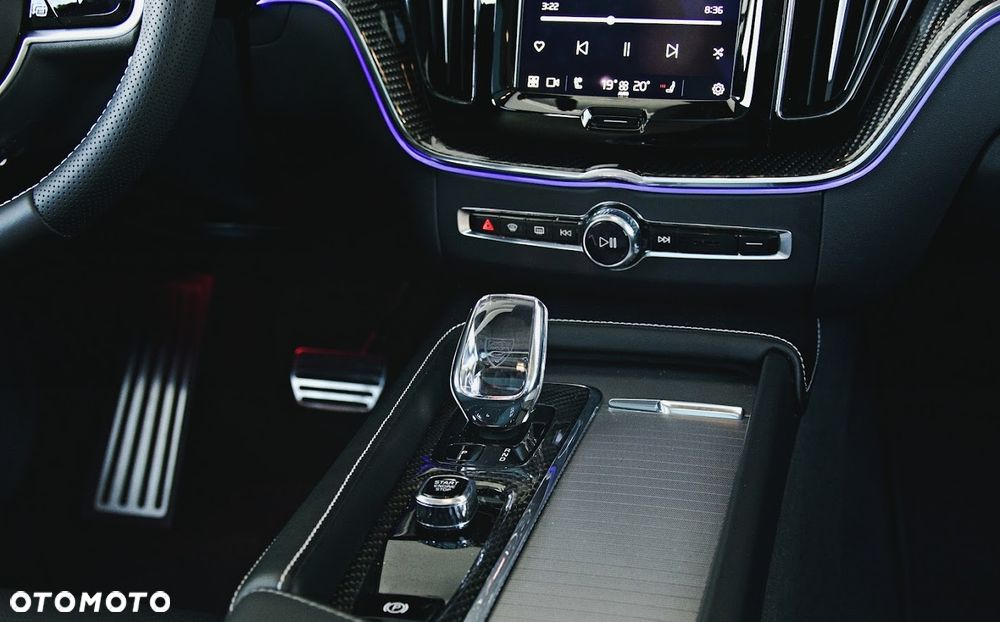 Volvo XC 60 T8 Plug-In Hybrid AWD Ultimate Dark - 11