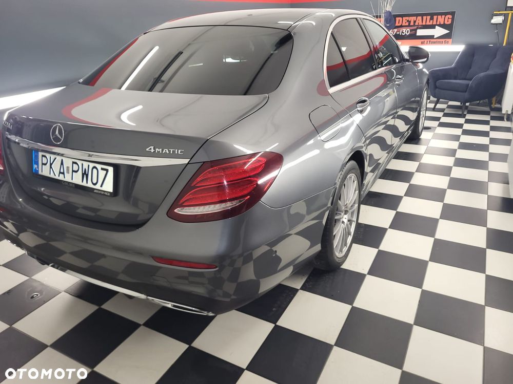 Mercedes-Benz Klasa E 220 d 9G-TRONIC - 22