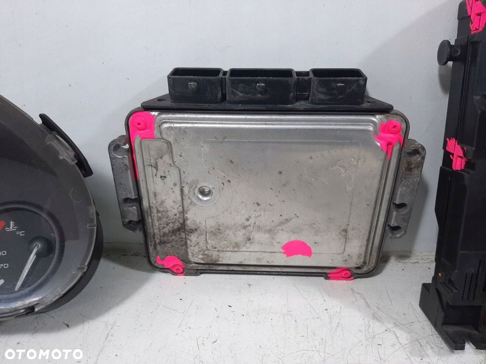 PEUGEOT 206 VAN LIFT 1.4HDI 04R STEROWNIK SILNIKA ZESTAW BOSCH 0281011783 - 11