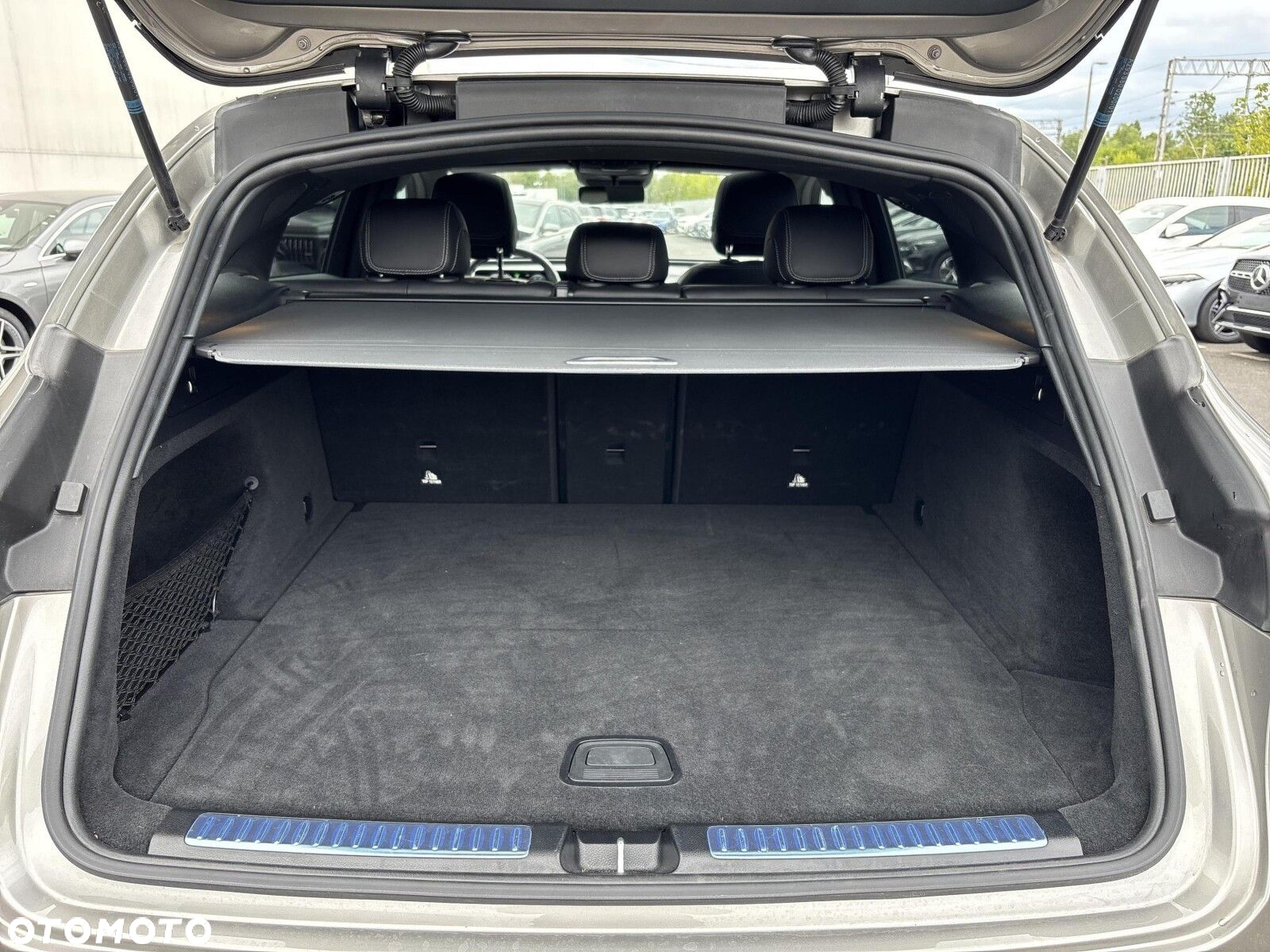 Mercedes-Benz EQC - 26