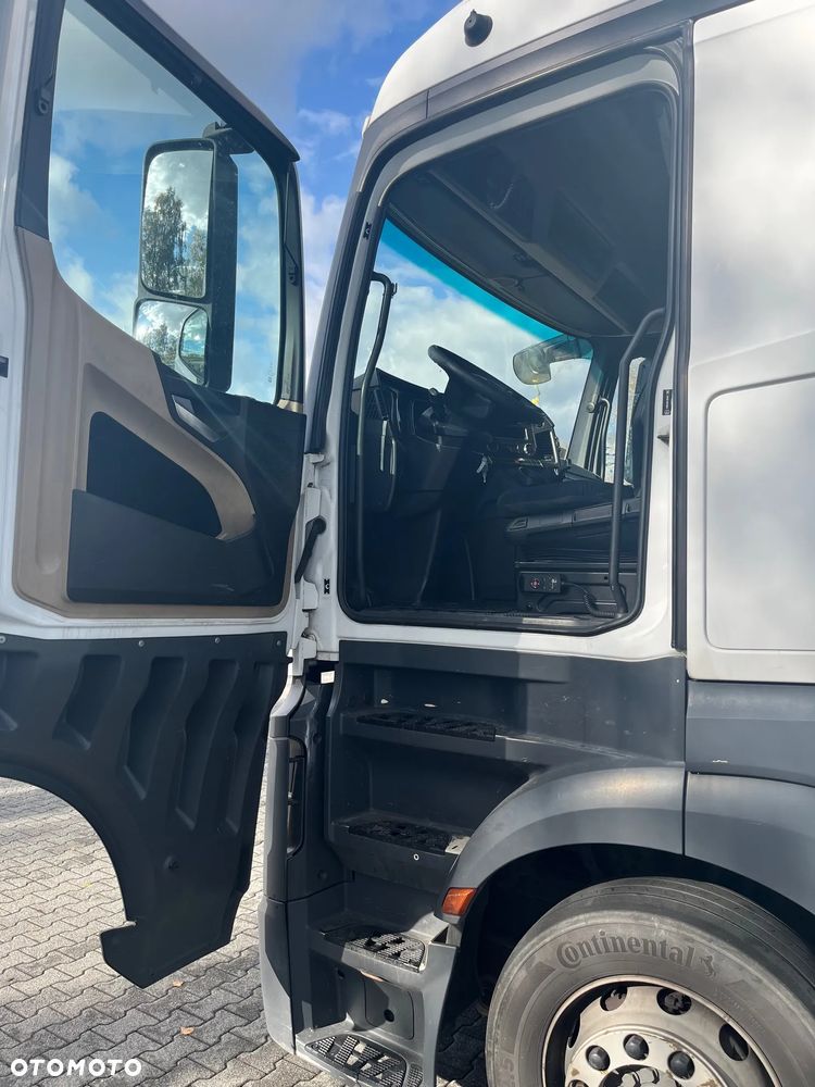Mercedes-Benz Actros - 5