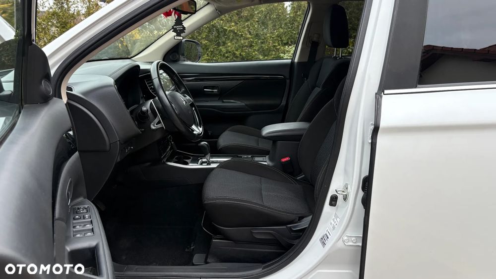 Mitsubishi Outlander 2.0 Intense 4WD CVT - 30