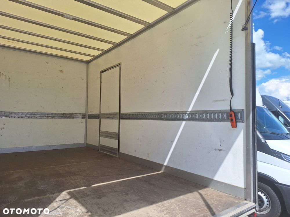 Fiat Ducato kontener z windą 750kg 8EP fv23% leasing krajowy niski przebieg - 23