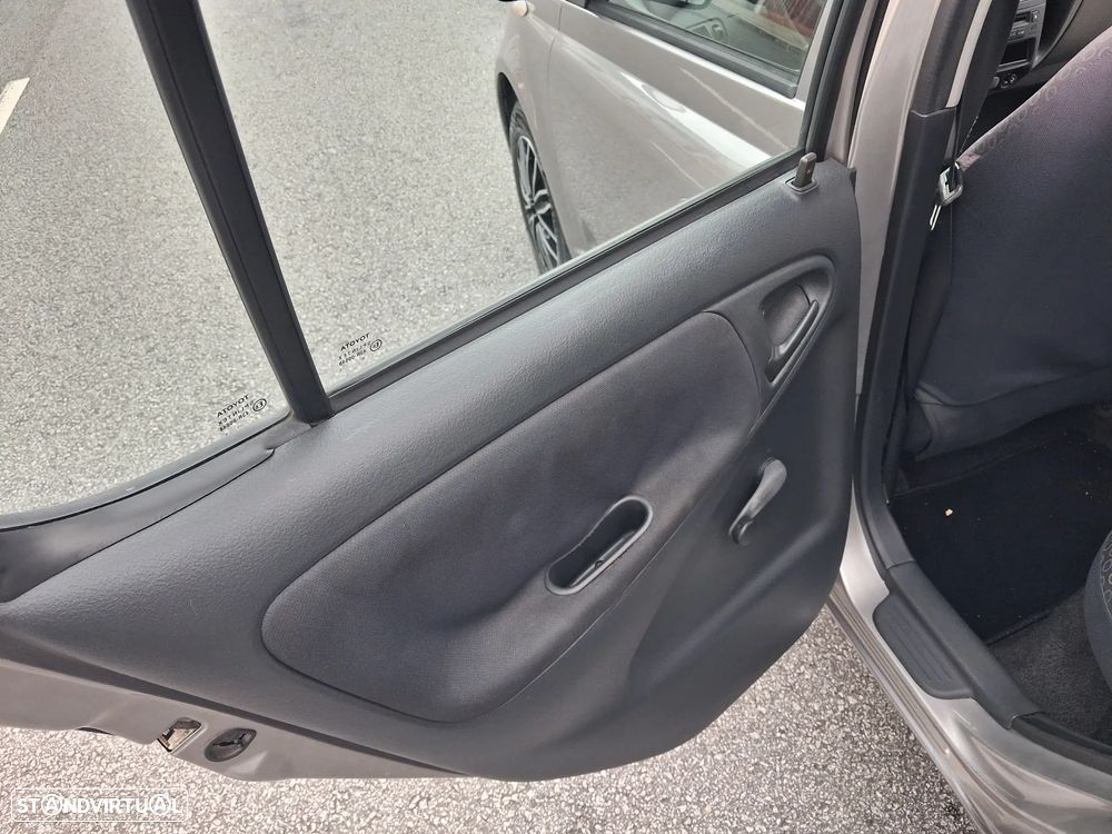 Toyota Yaris 1.0 Luna ABS+CD - 15