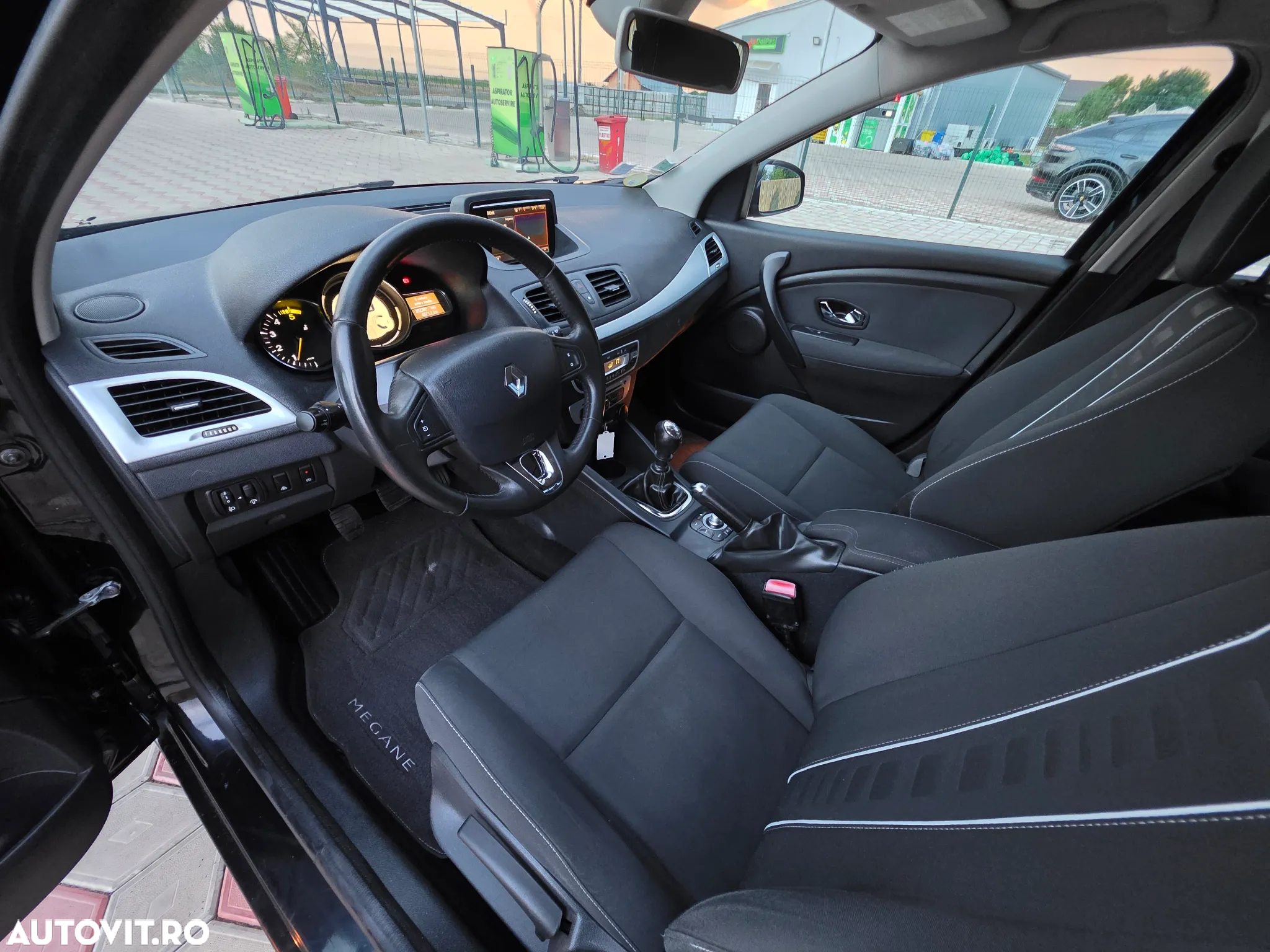 Renault Megane ENERGY dCi 130 INTENS - 13