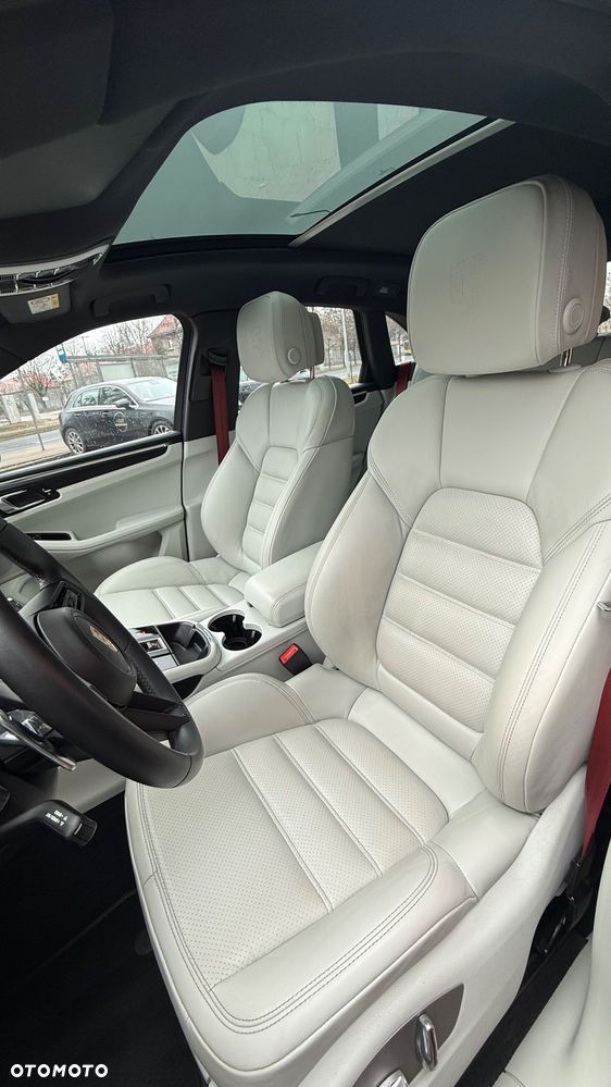 Porsche Macan T - 12