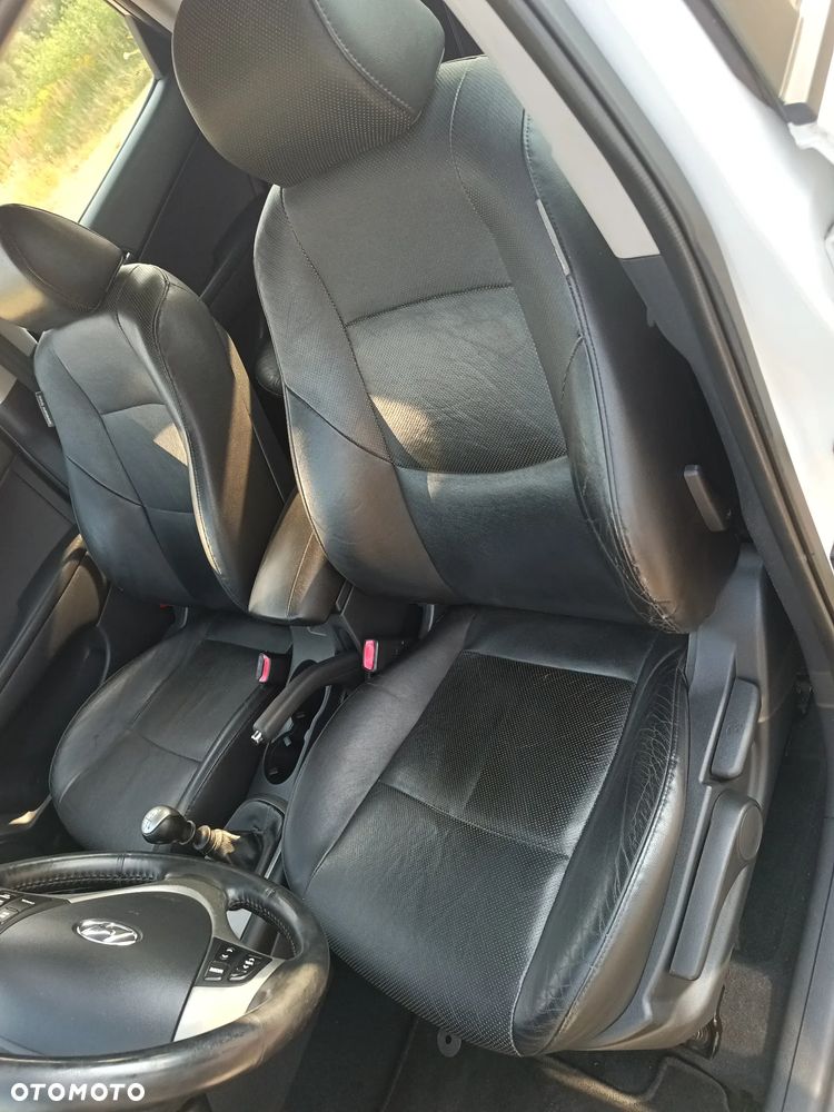 Hyundai i30 2.0 Premium - 24