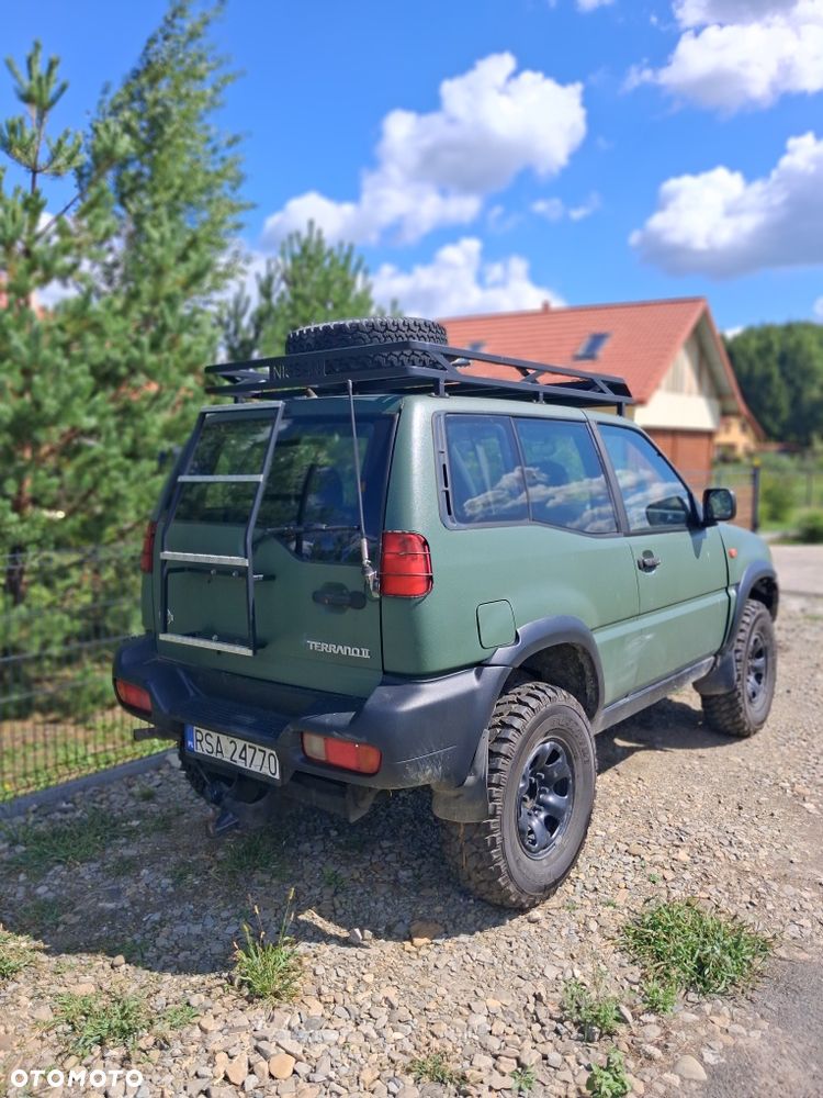 Nissan Terrano - 3