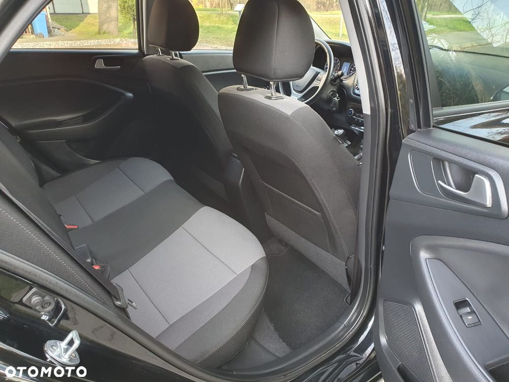 Hyundai i20 blue 1.2 YES!+ - 14